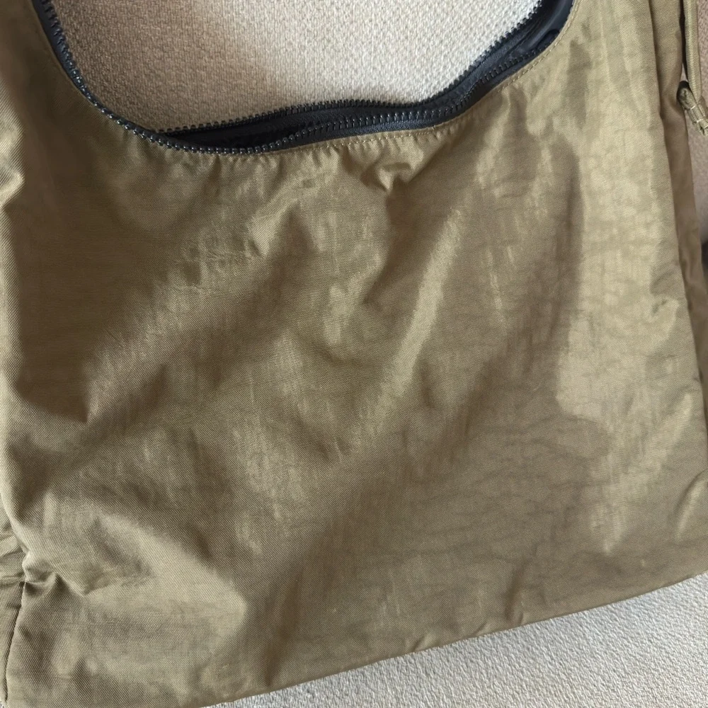 BAGGU Nylon Shoulder Bag in Seaweed - Picture 5 of 9